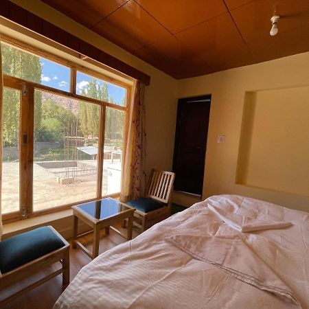 Hinjuma Guest House Leh Esterno foto