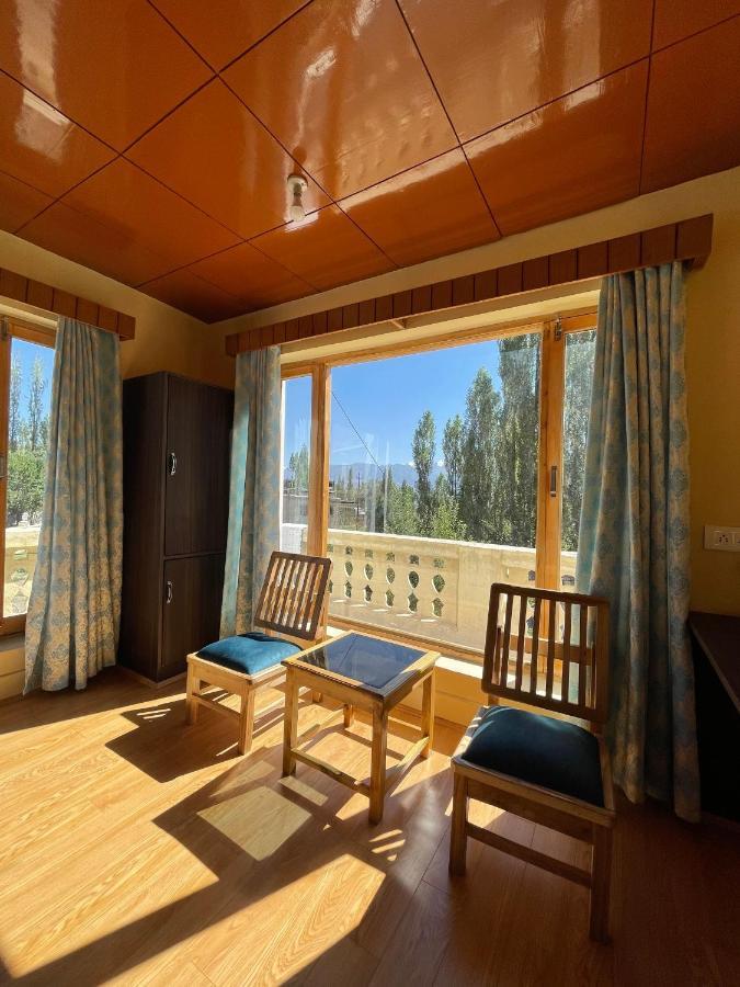 Hinjuma Guest House Leh Esterno foto