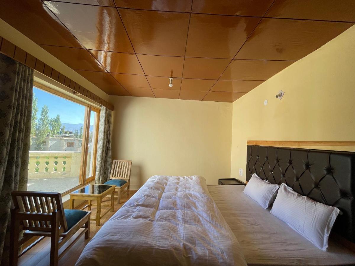 Hinjuma Guest House Leh Esterno foto